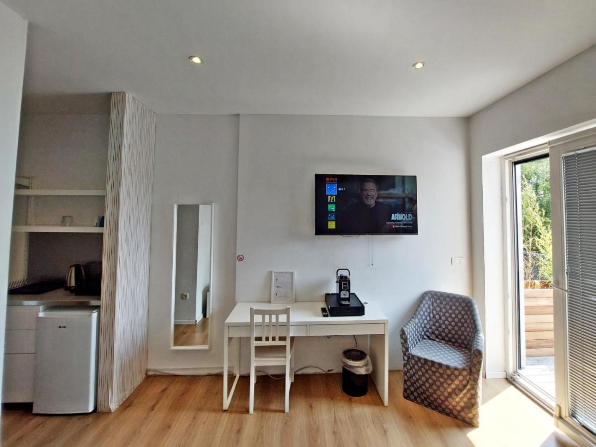 Rose Valley, Modern Studios & Apartments Любляна Екстериор снимка