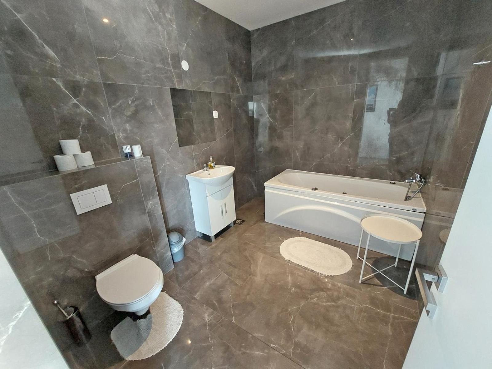 Rose Valley, Modern Studios & Apartments Любляна Екстериор снимка