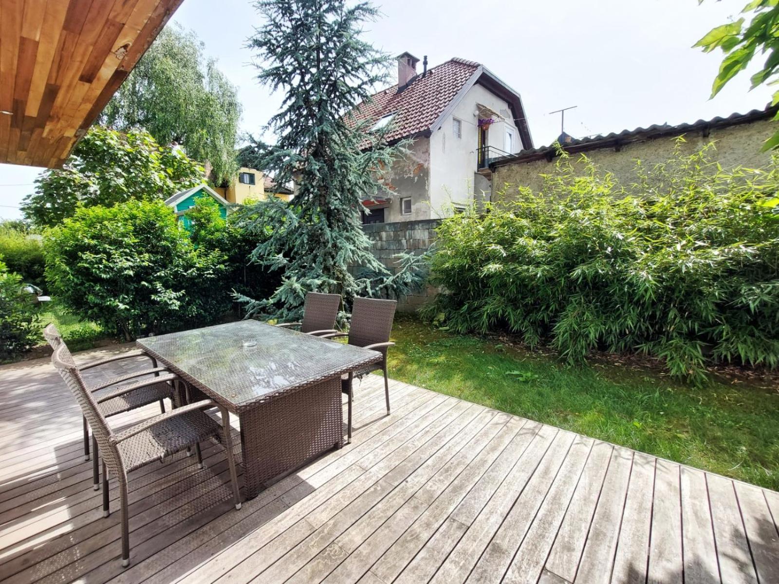 Rose Valley, Modern Studios & Apartments Любляна Екстериор снимка